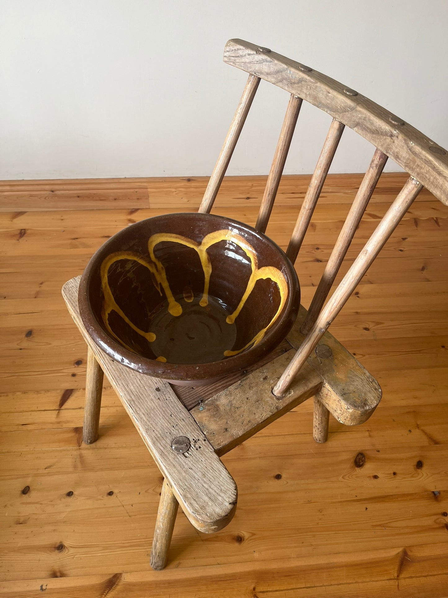 Large 'Coalisland' Irish vernacular dairy bowl.