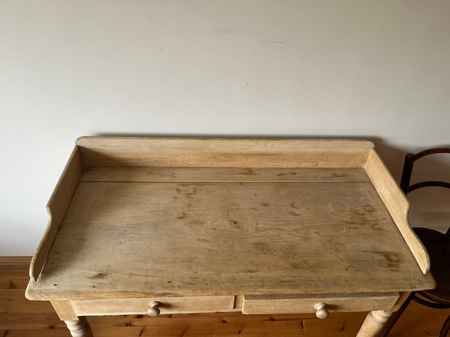 Large stripped pine washstand.