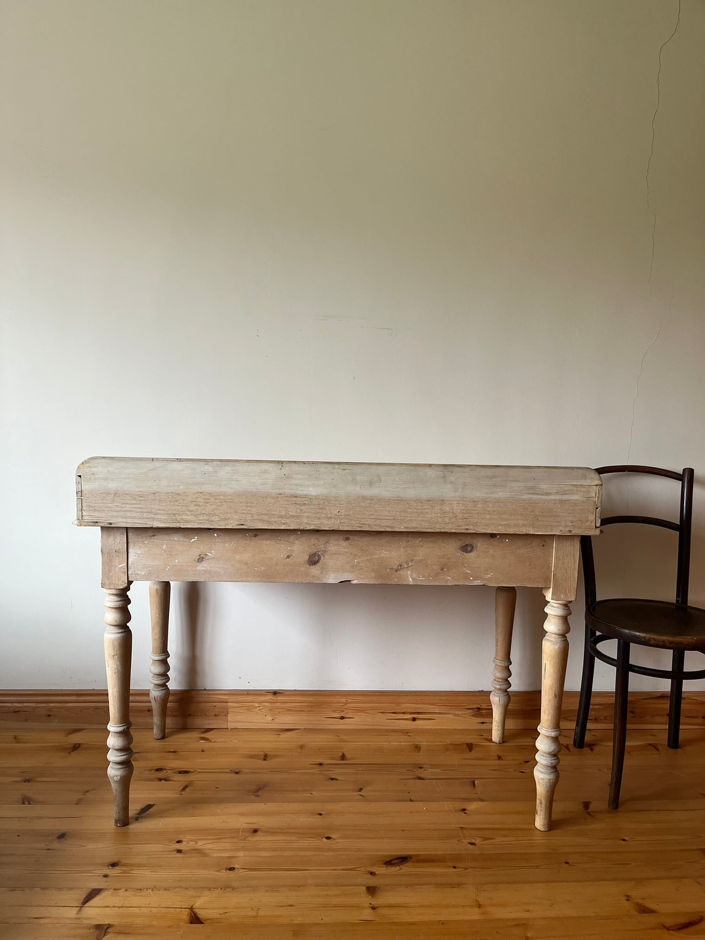 Large stripped pine washstand.