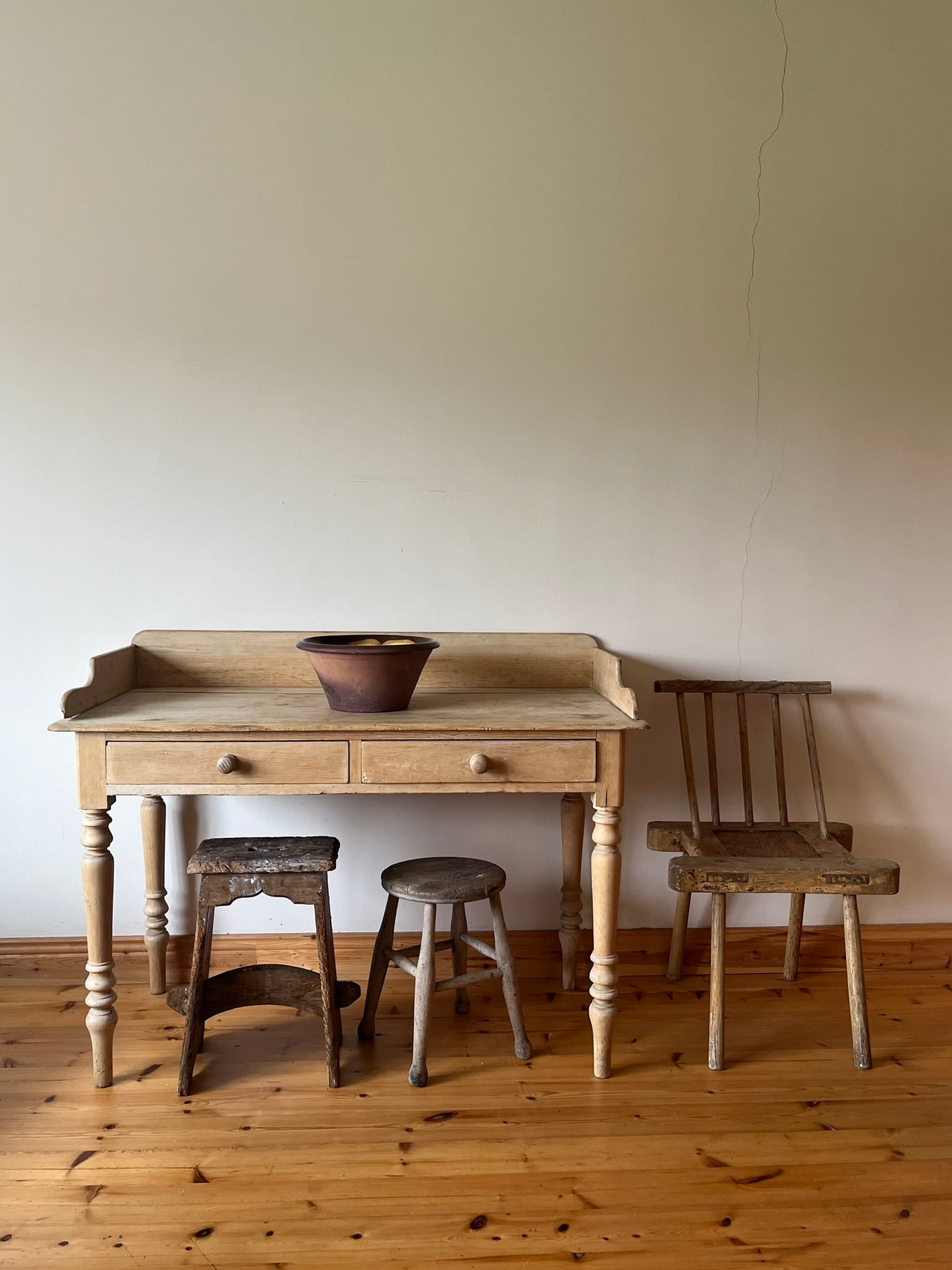 Large stripped pine washstand.