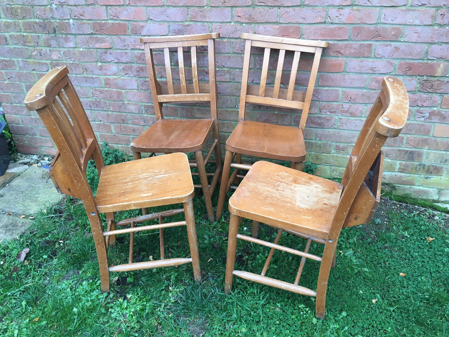 4 vintage chapel chairs.