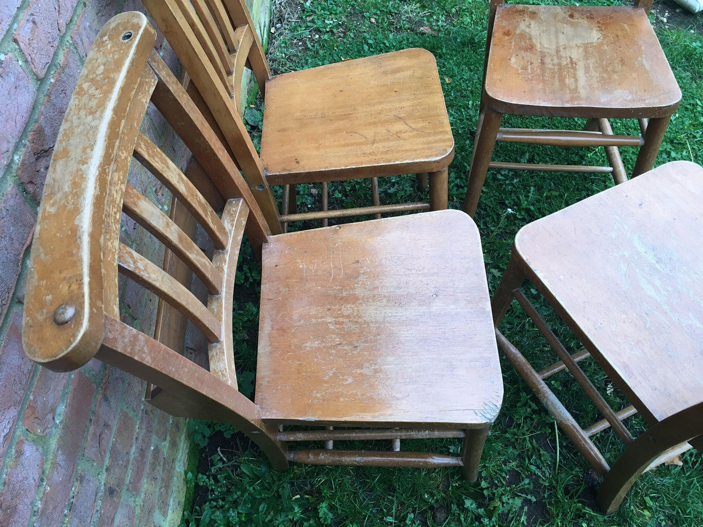 4 vintage chapel chairs.