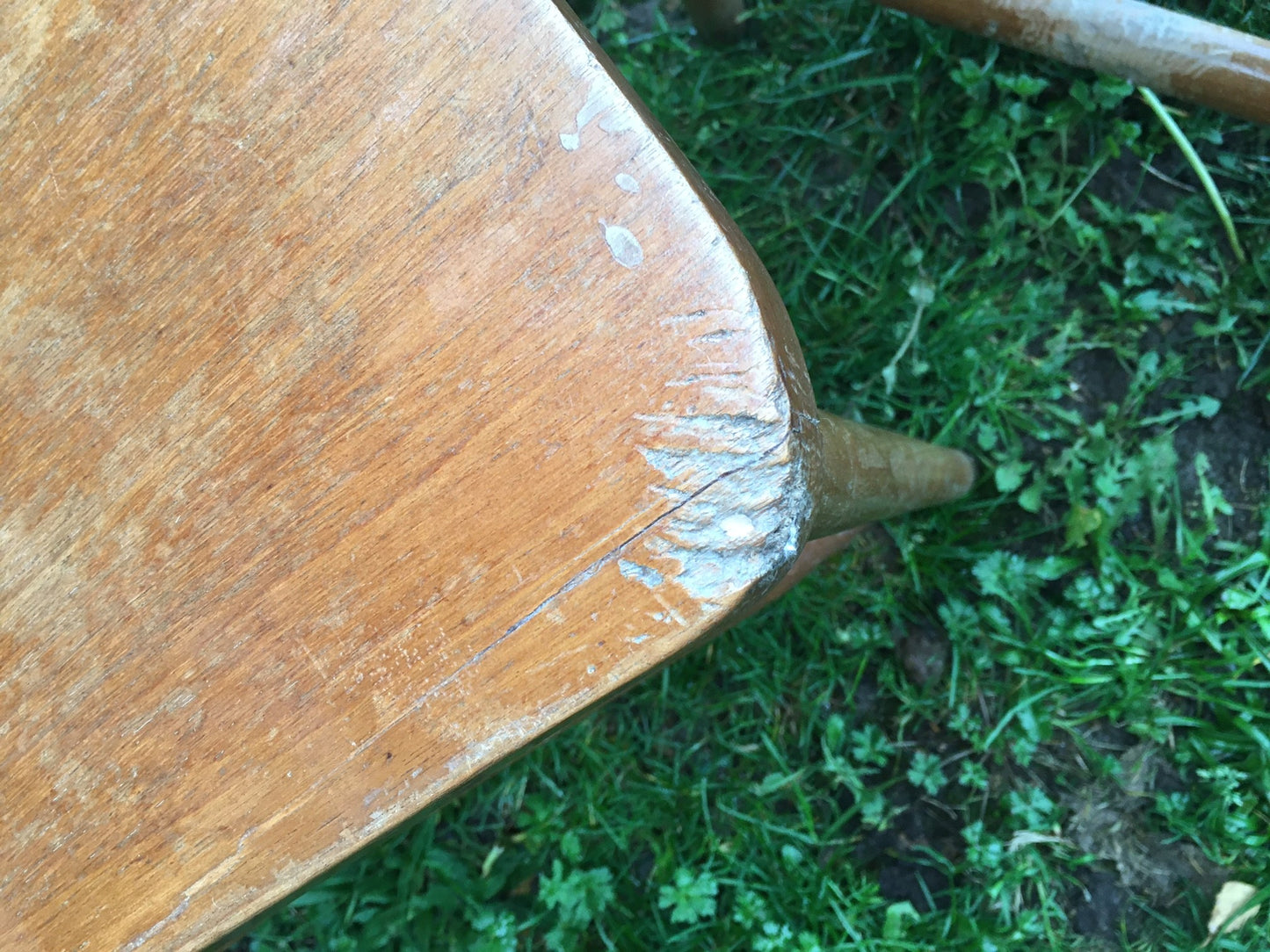 4 vintage chapel chairs.