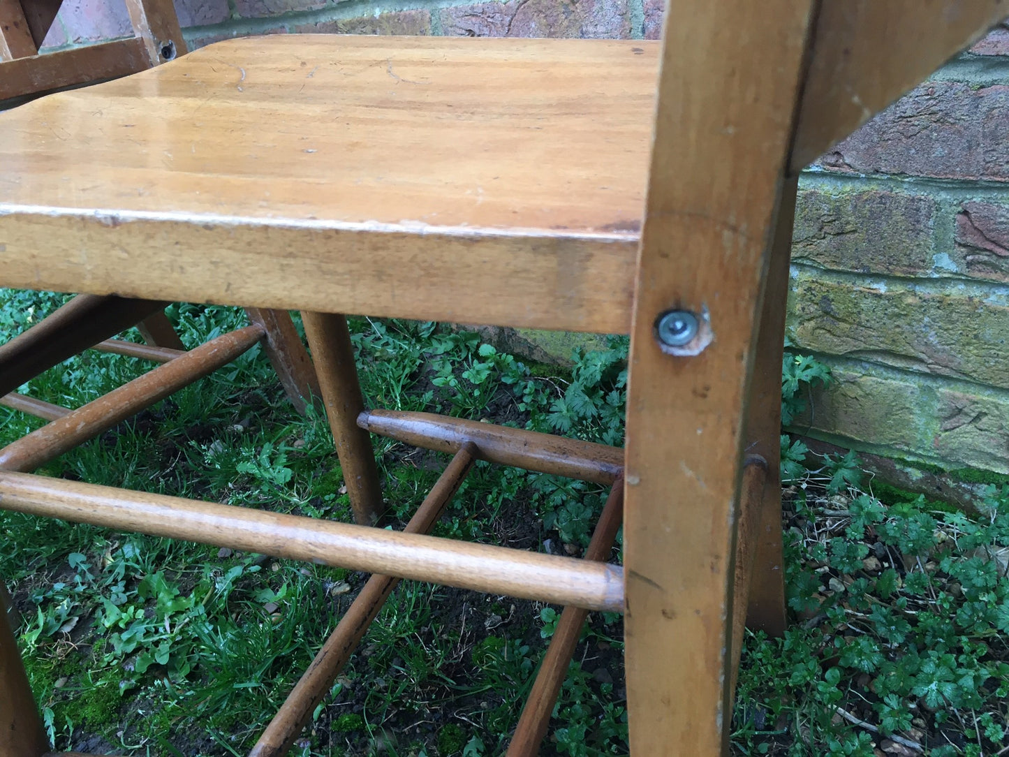 4 vintage chapel chairs.