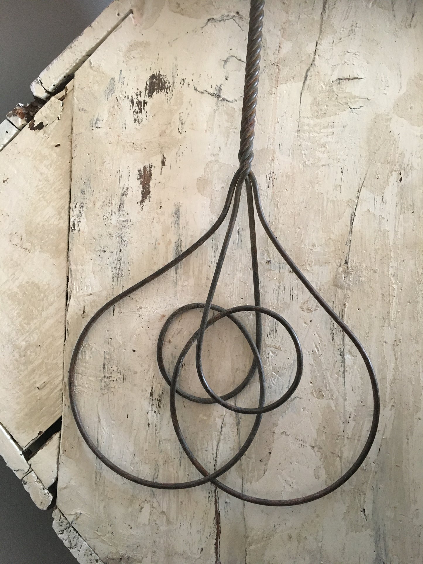 Vintage mid-century Kleen-e-ze carpet beater