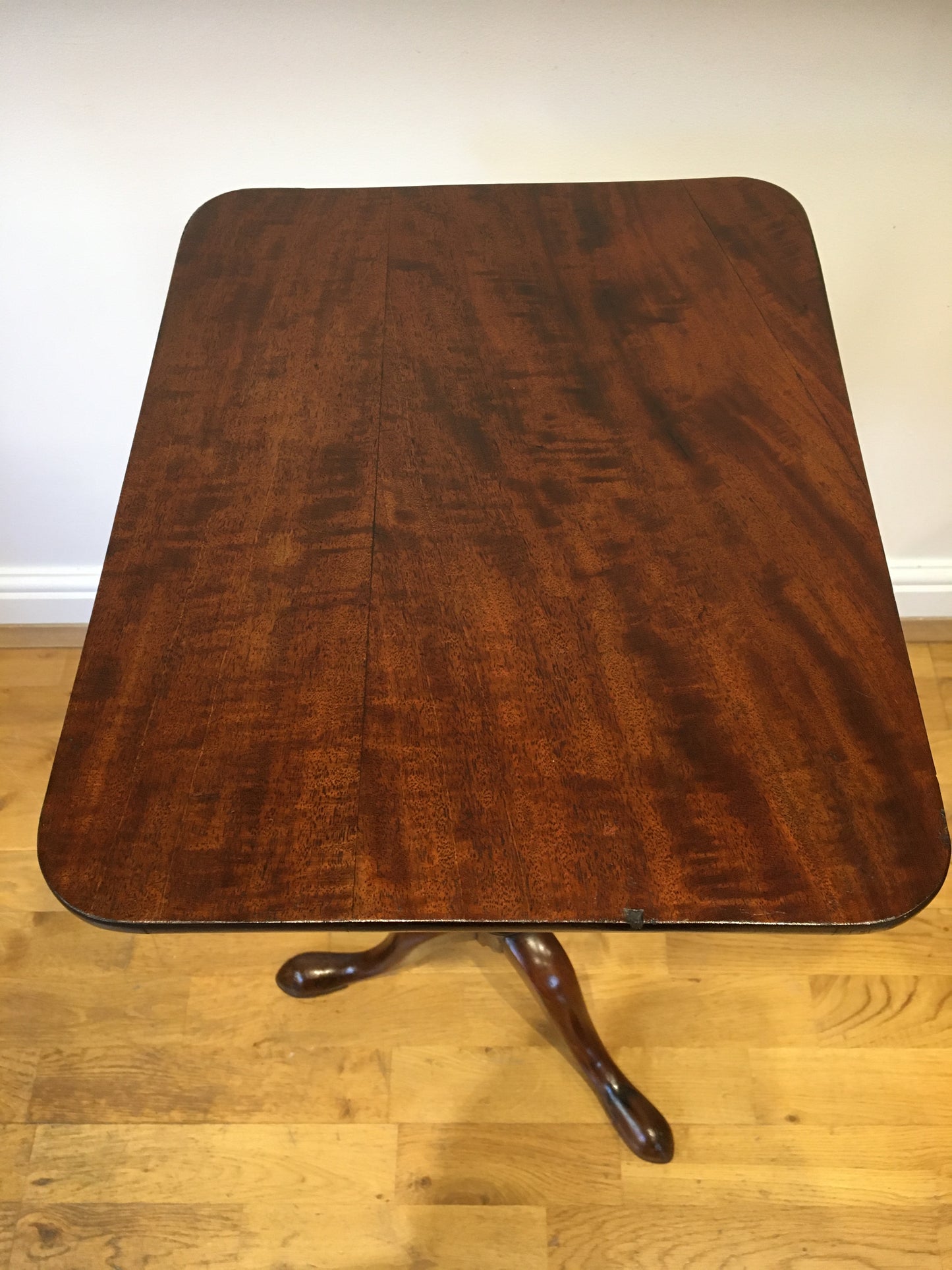 Georgian mahogany wine tripod table