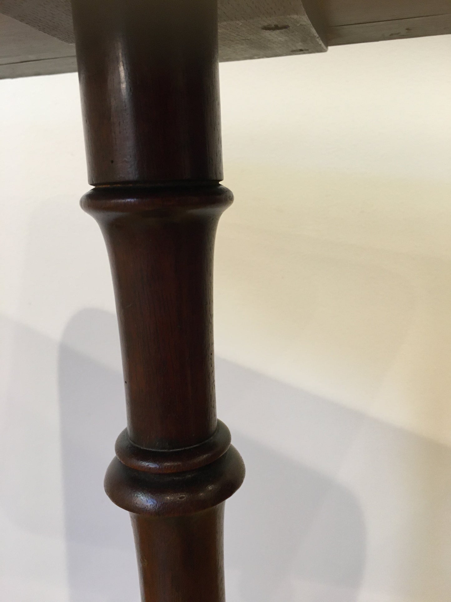 Georgian mahogany wine tripod table