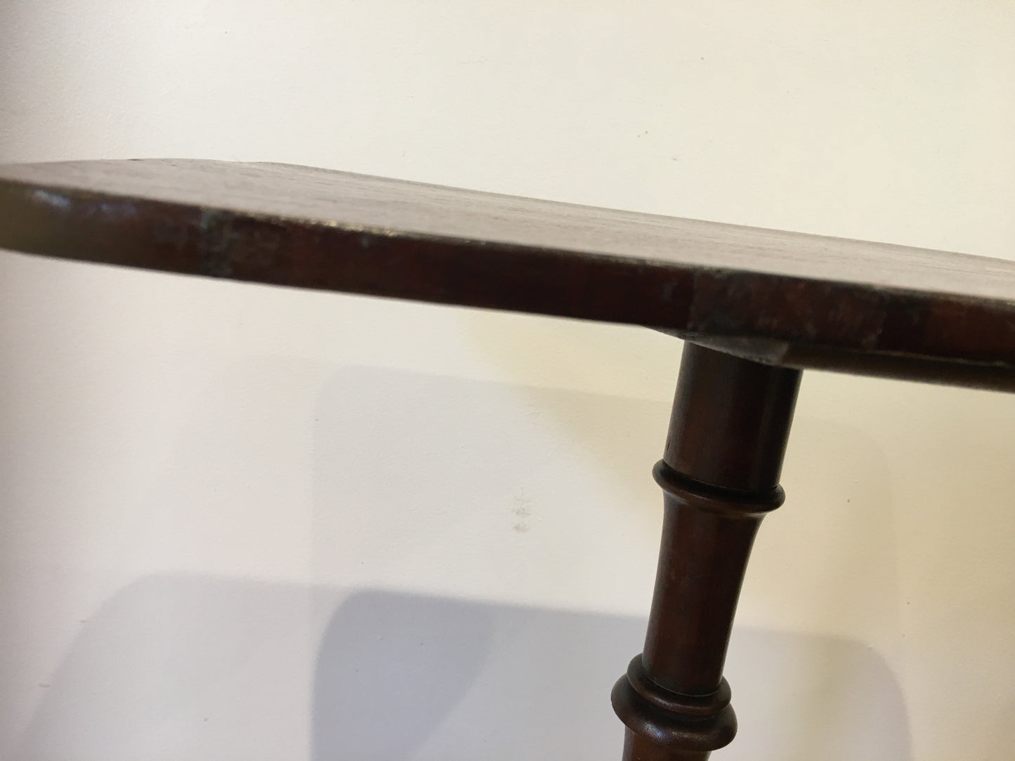 Georgian mahogany wine tripod table