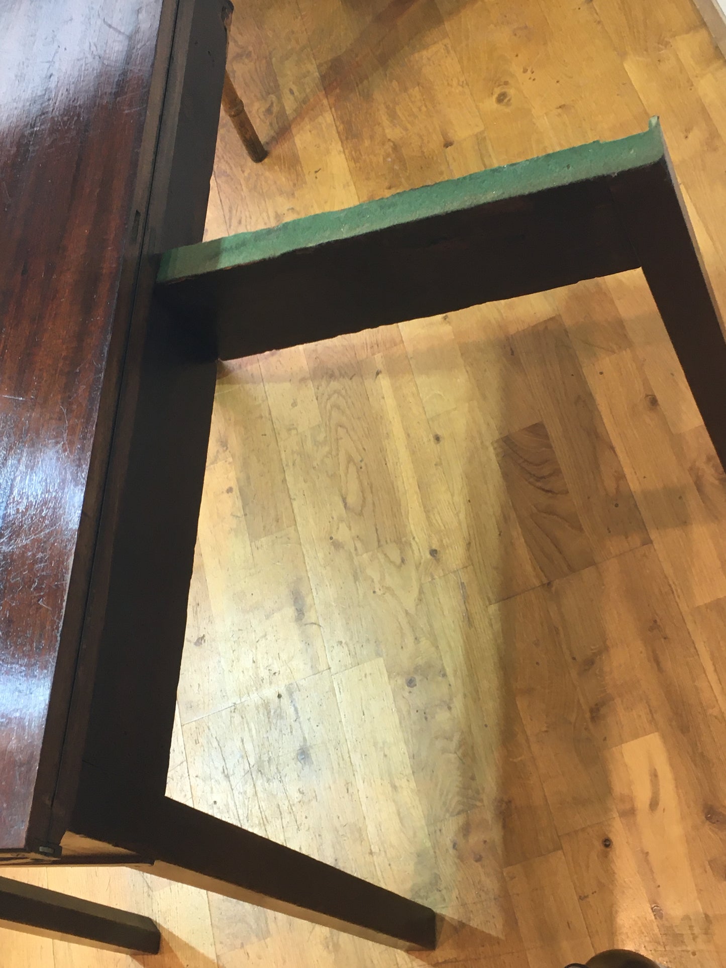 Early 19th-century mahogany tea table with fold over top