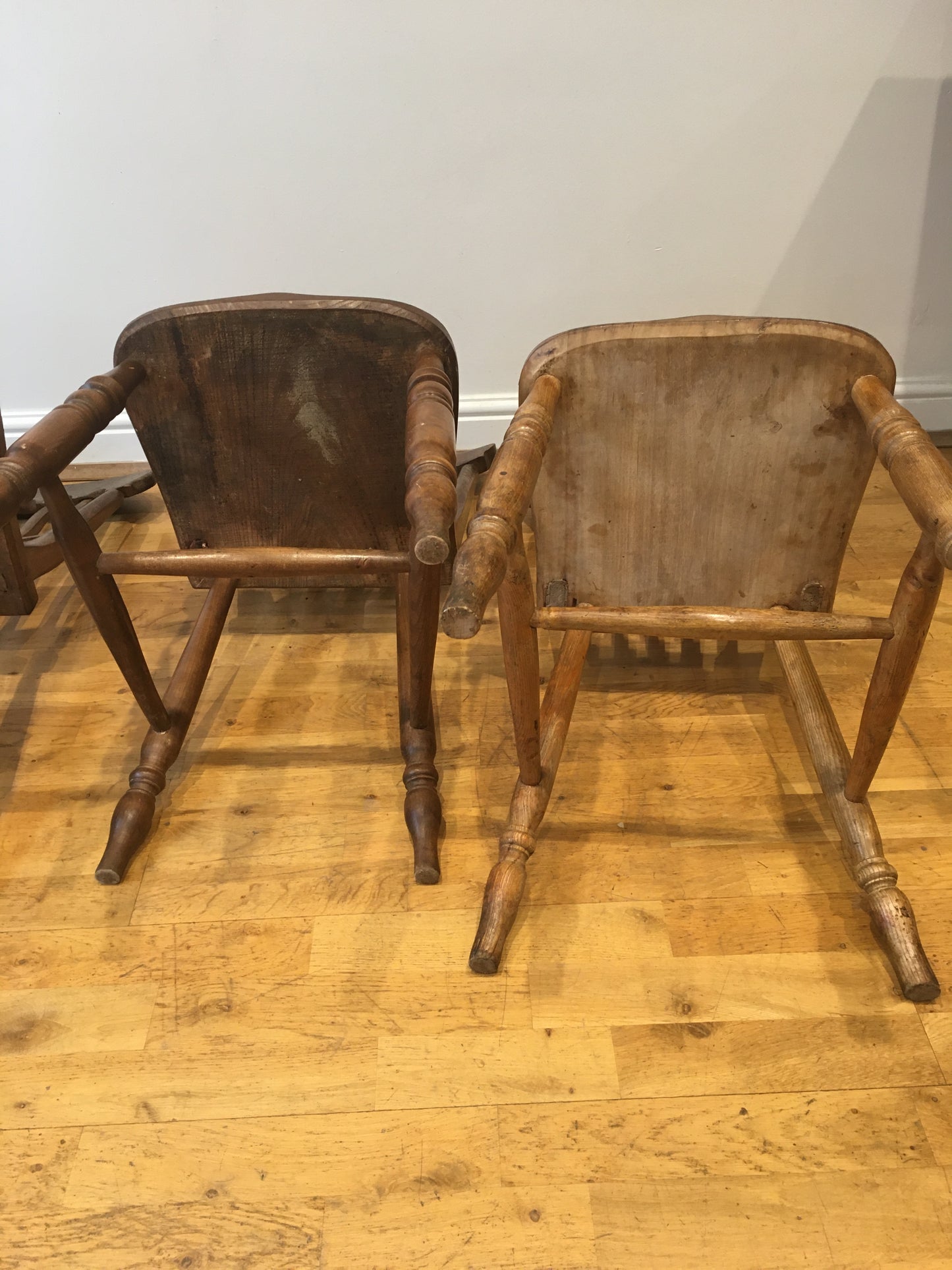 4 Windsor country kitchen chairs
