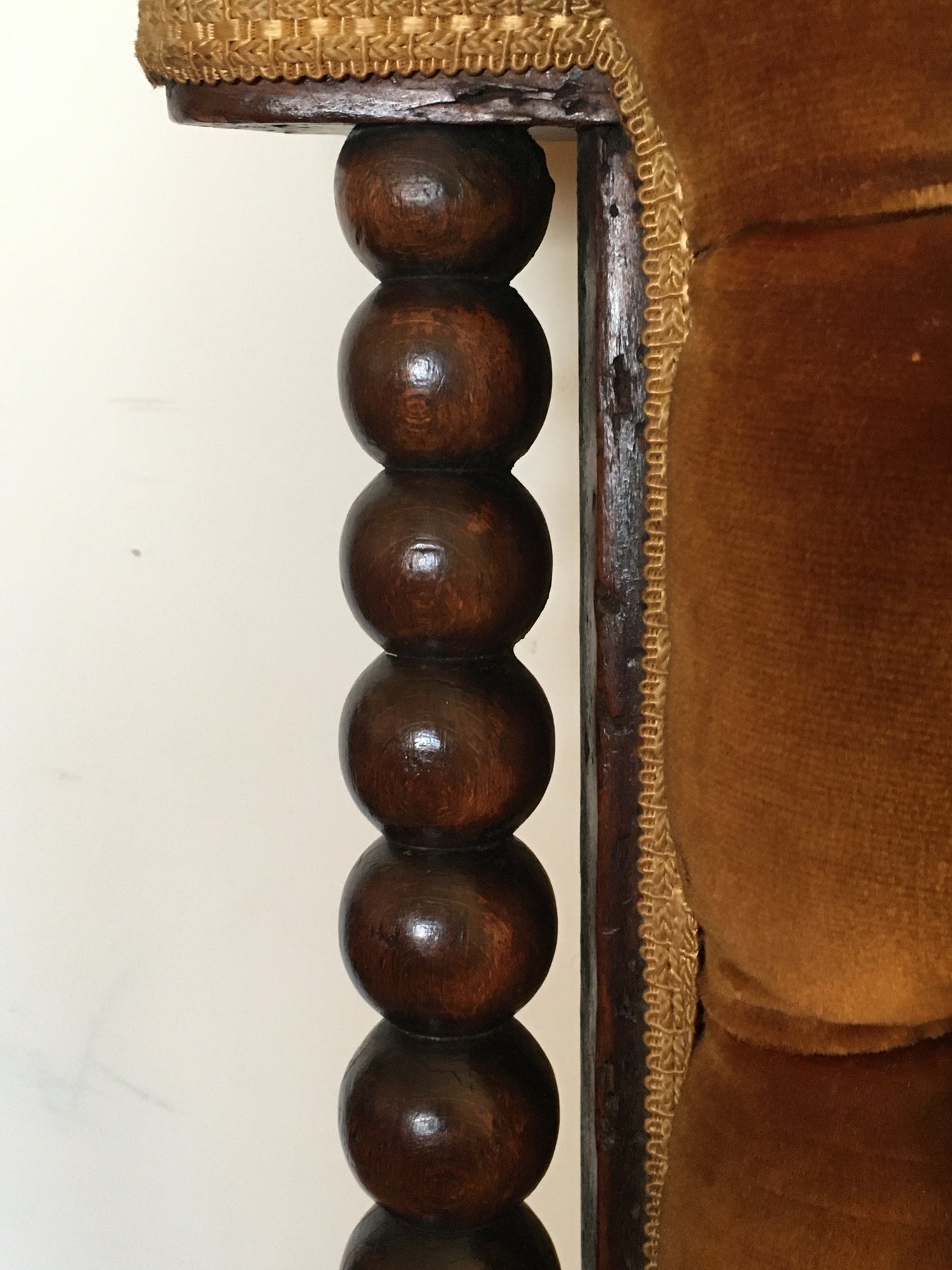 Mid-19th century prie dieu / bedroom chair with bobbin legs.