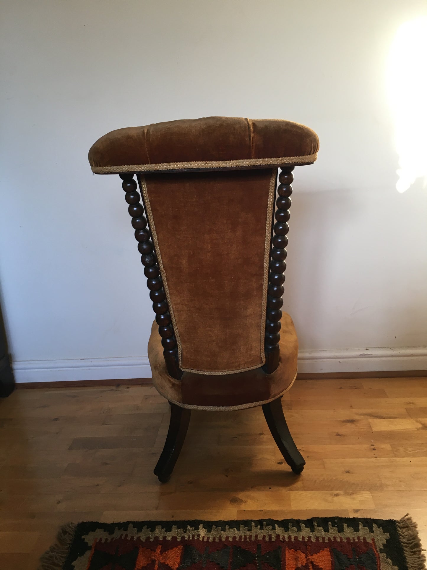 Mid-19th century prie dieu / bedroom chair with bobbin legs.