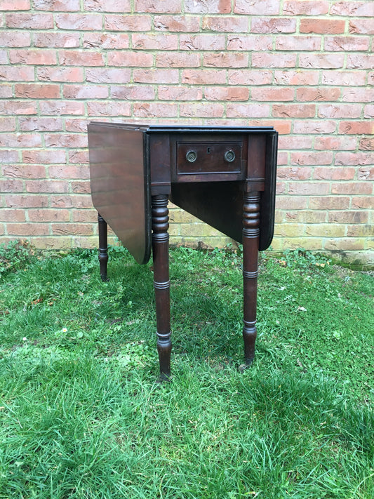 Late Georgian (or early William IV) mahogany double gate leg pembroke table.