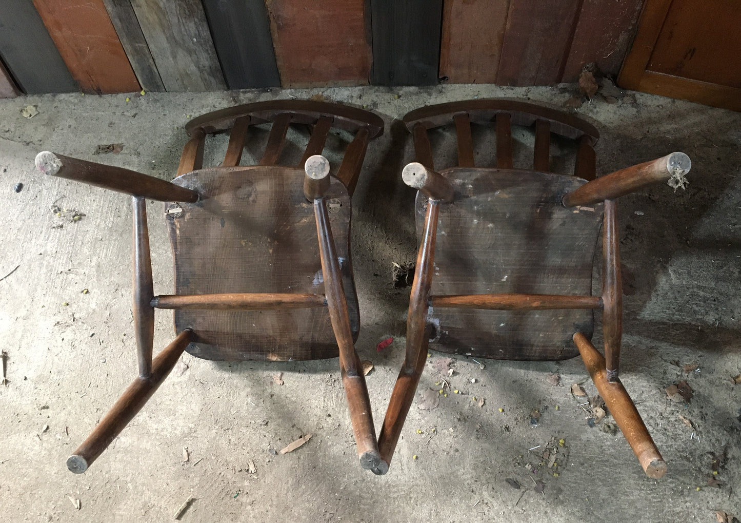 Pair of Windsor country kitchen chairs