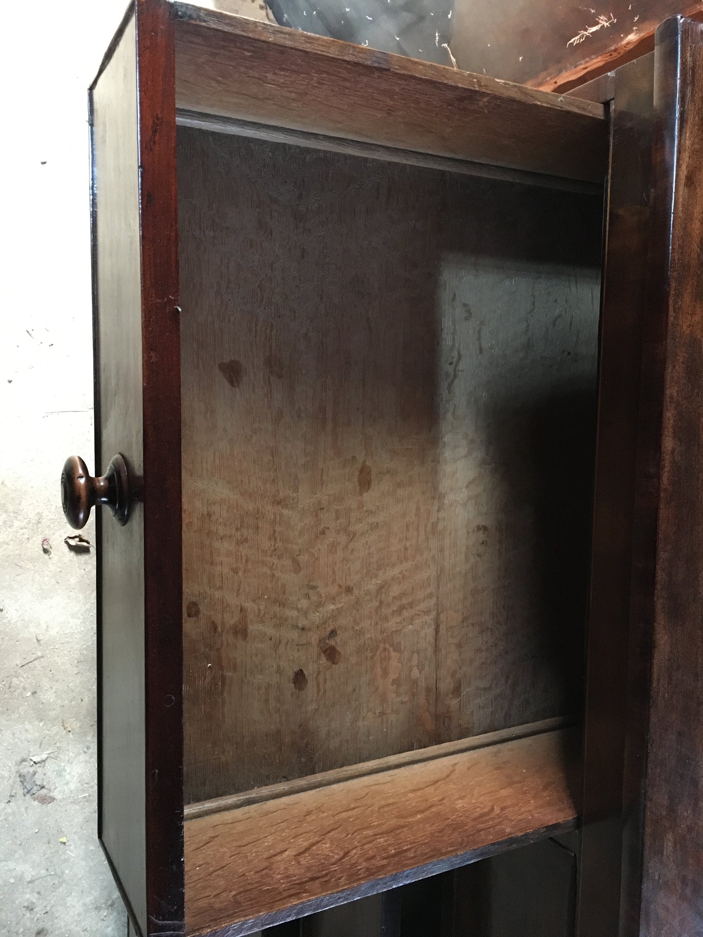 Large Georgian mahogany chest of drawers.