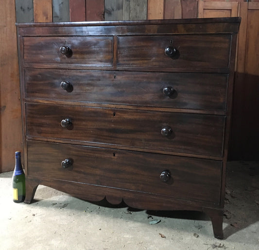 Large Georgian mahogany chest of drawers.