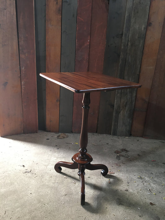 Elegant mahogany wine or tripod table.