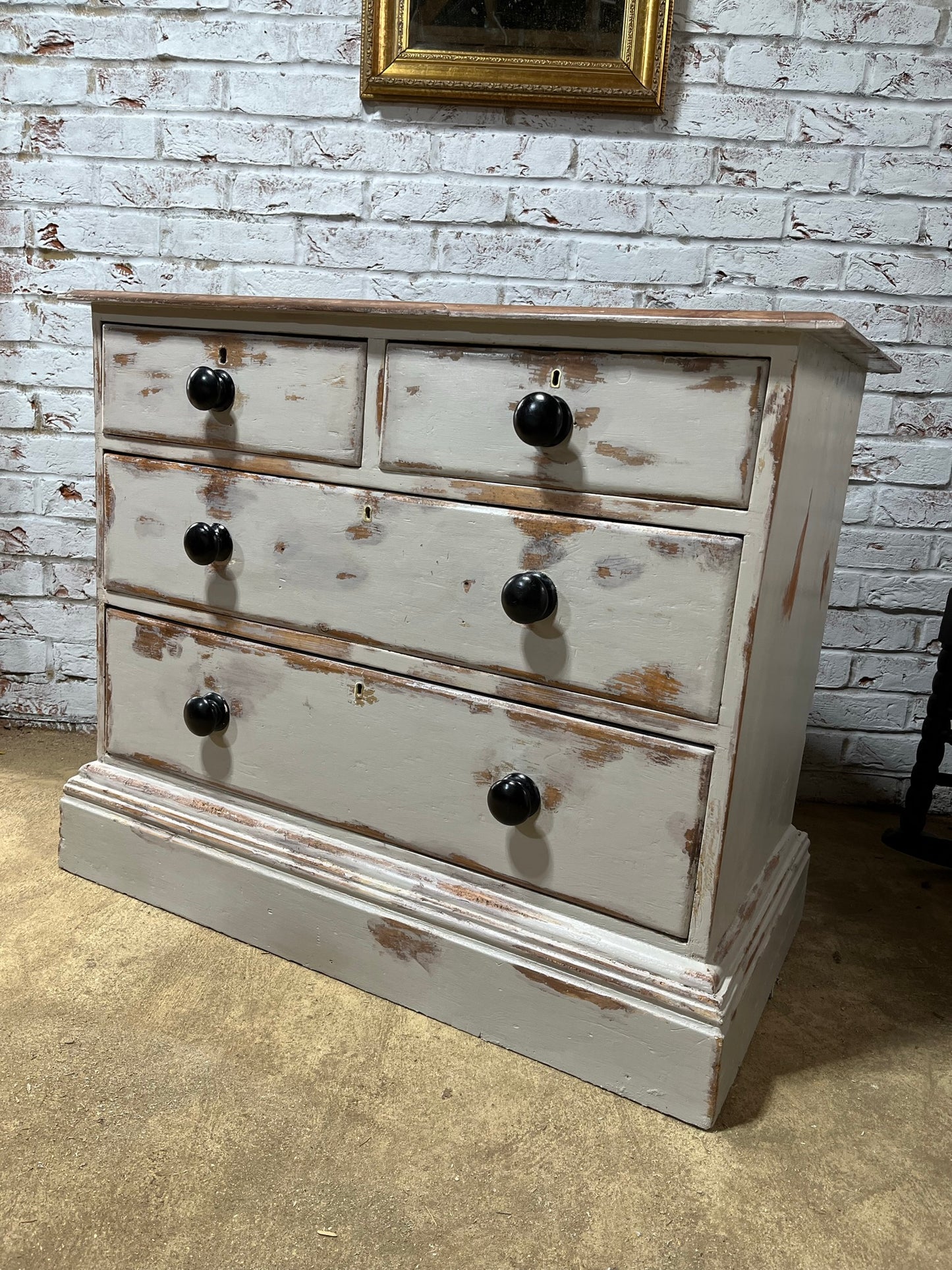 Rustic late 19th/early 20th century pine chest of drawers.