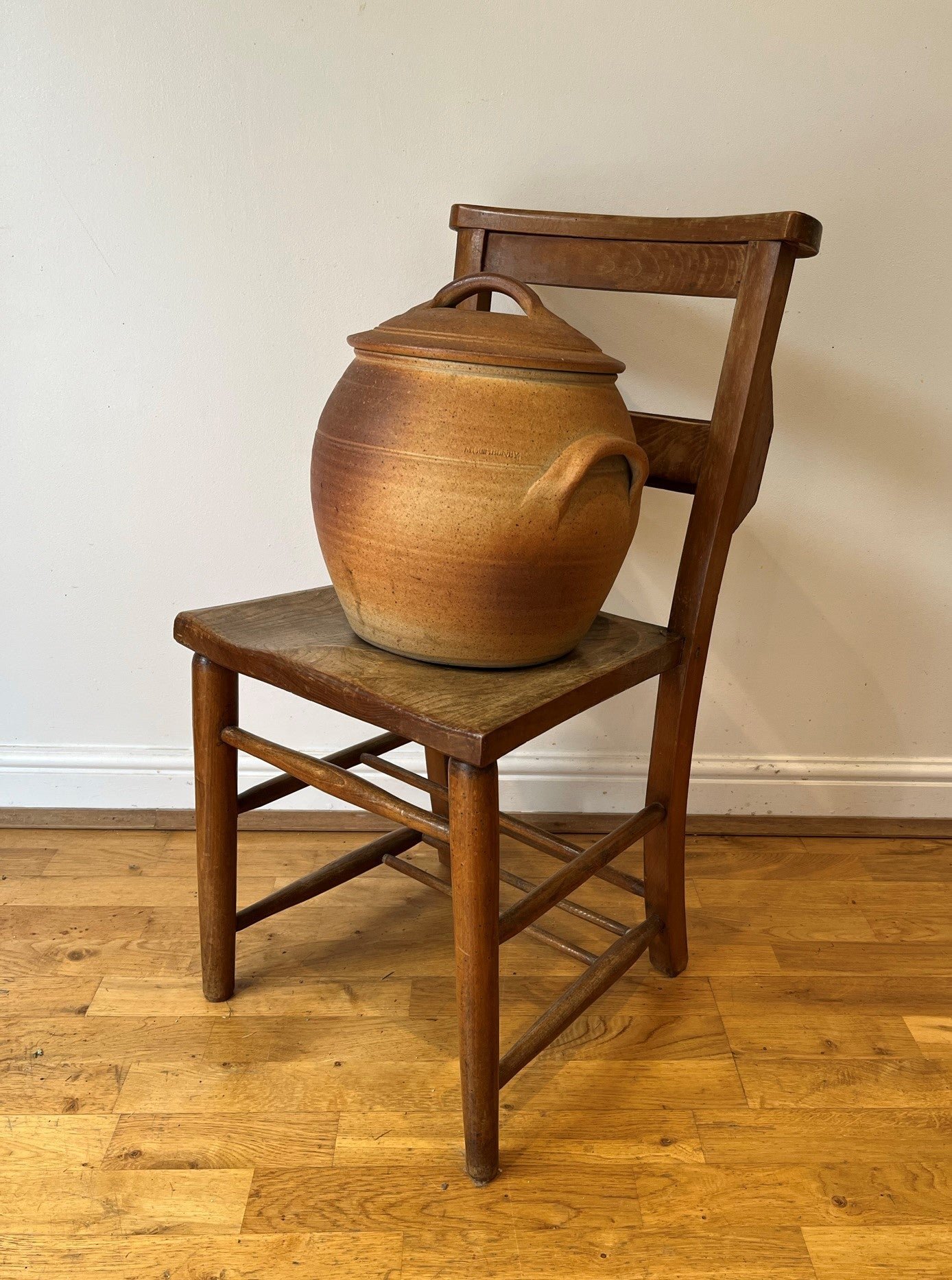 Large, fine quality, studio pottery bread bin or storage jar by Muchelney Pottery (stamped).