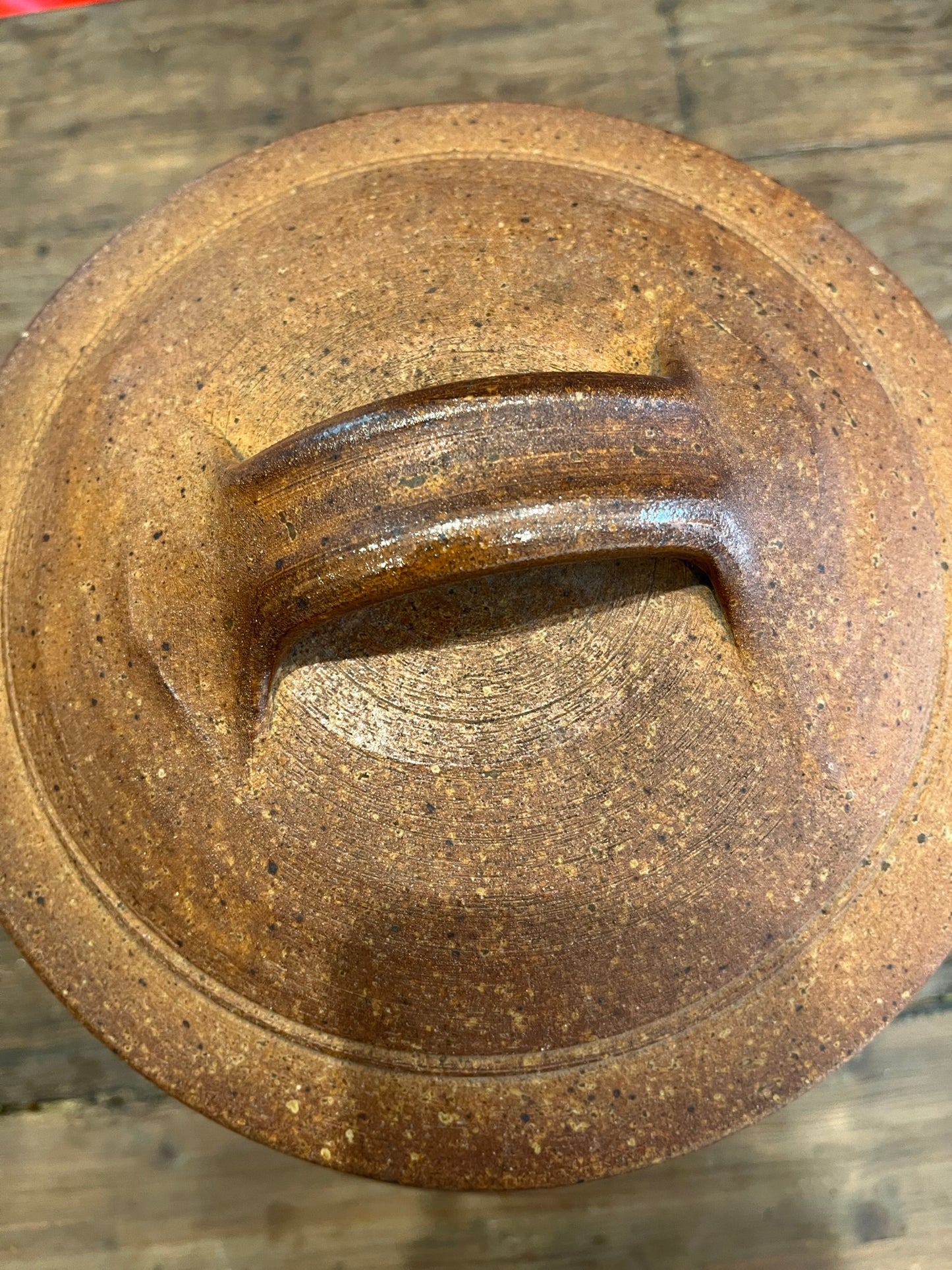 Large, fine quality, studio pottery bread bin or storage jar by Muchelney Pottery (stamped).