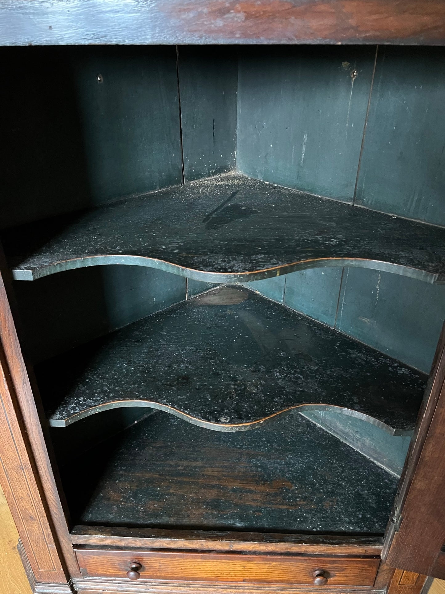 Georgian oak corner cupboard from country house, with provenance.