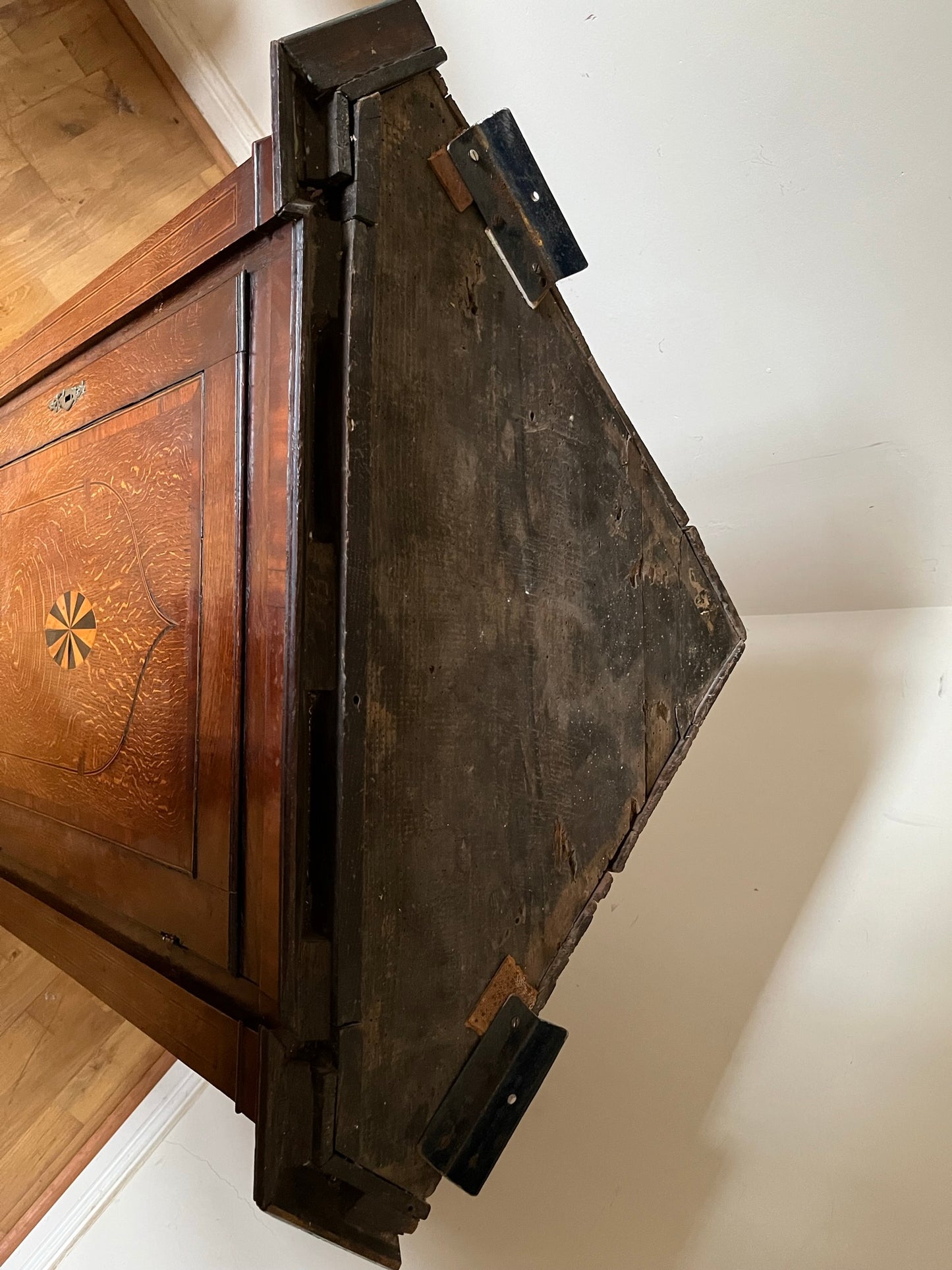 Georgian oak corner cupboard from country house, with provenance.