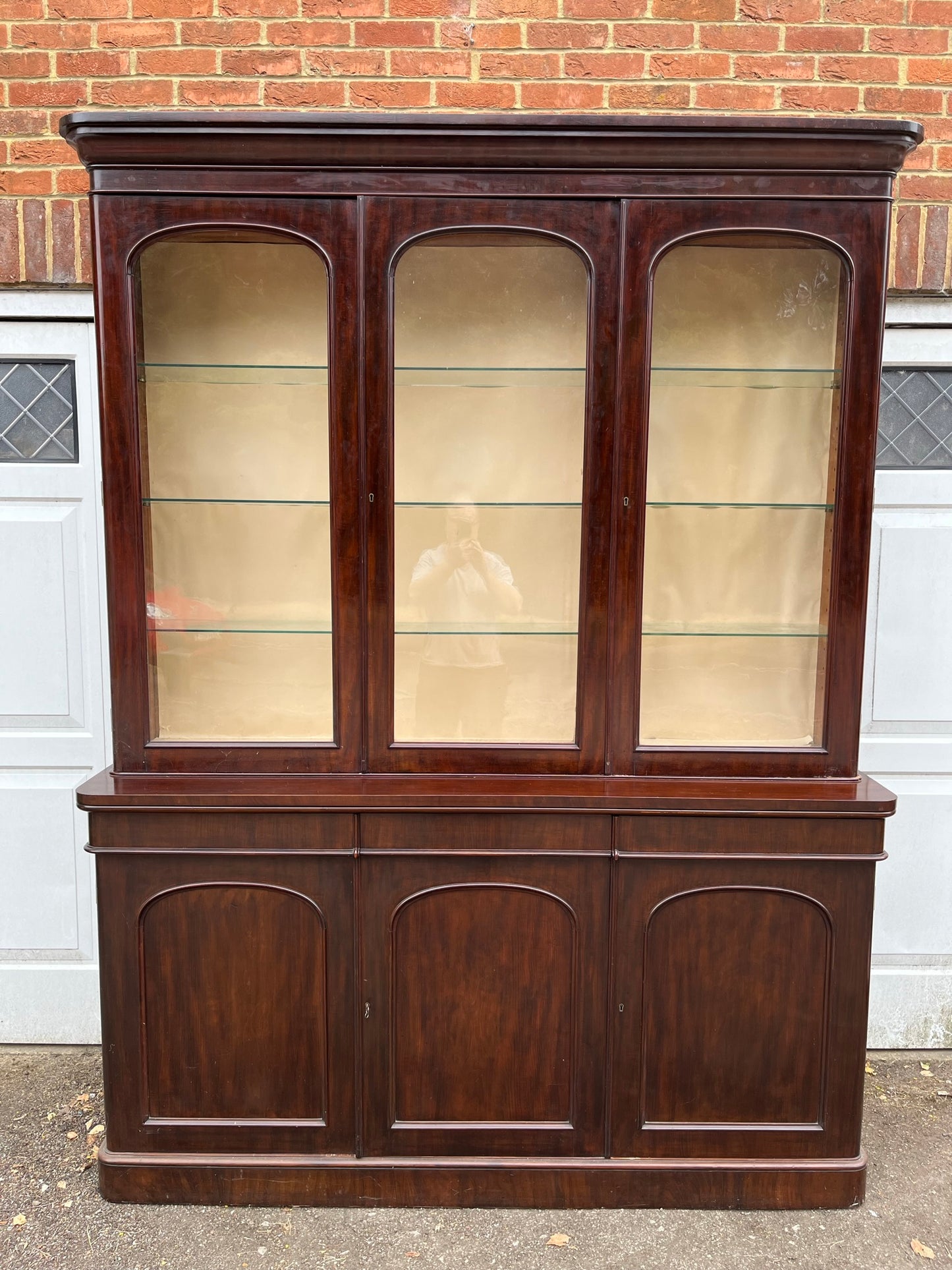 Large country house library bookcase or display case, with provenance.