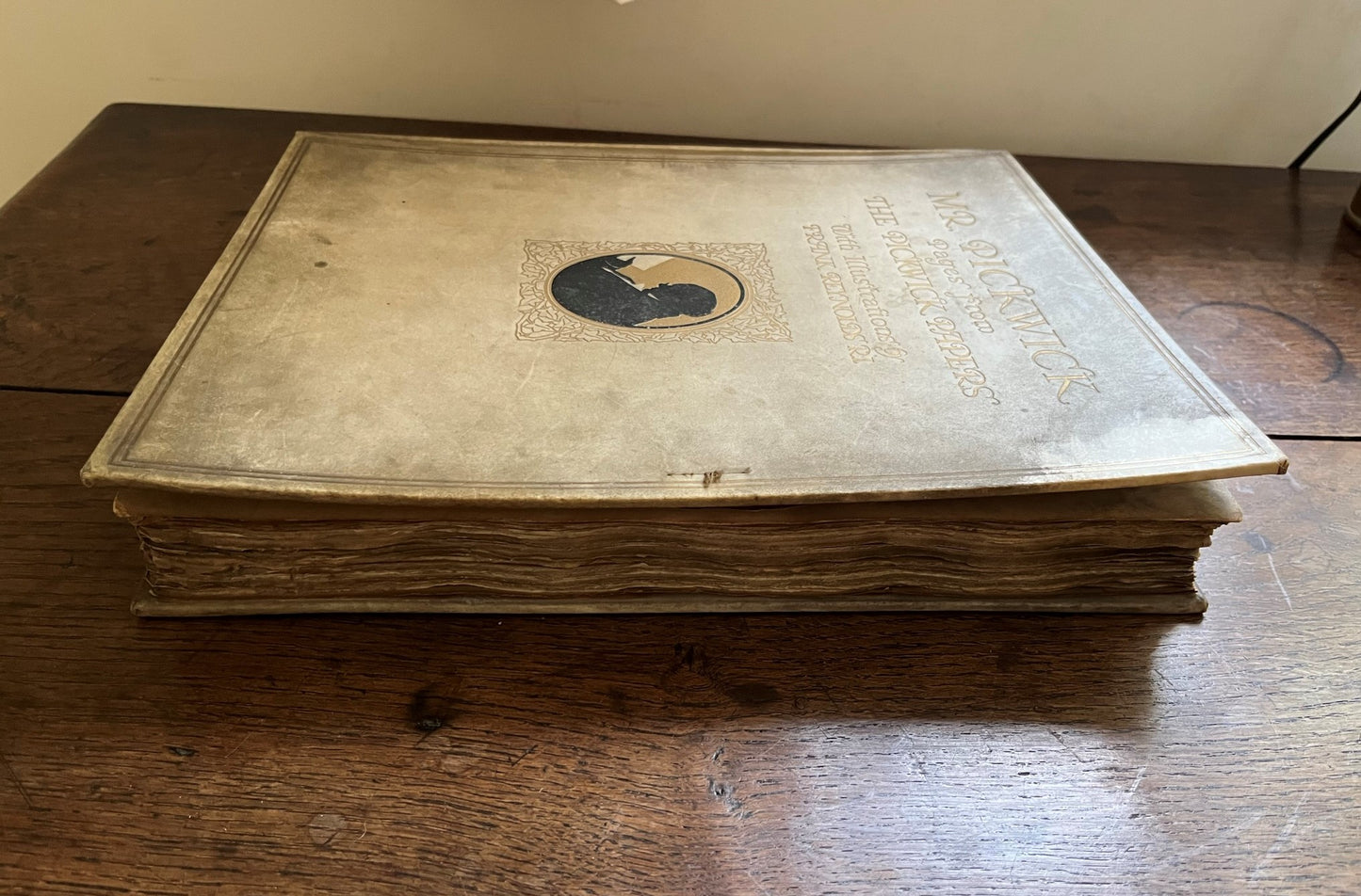 1910, limited edition, signed, "Mr Pickwick Pages from the Pickwick Papers with illustrations by Frank Reynolds R.I."