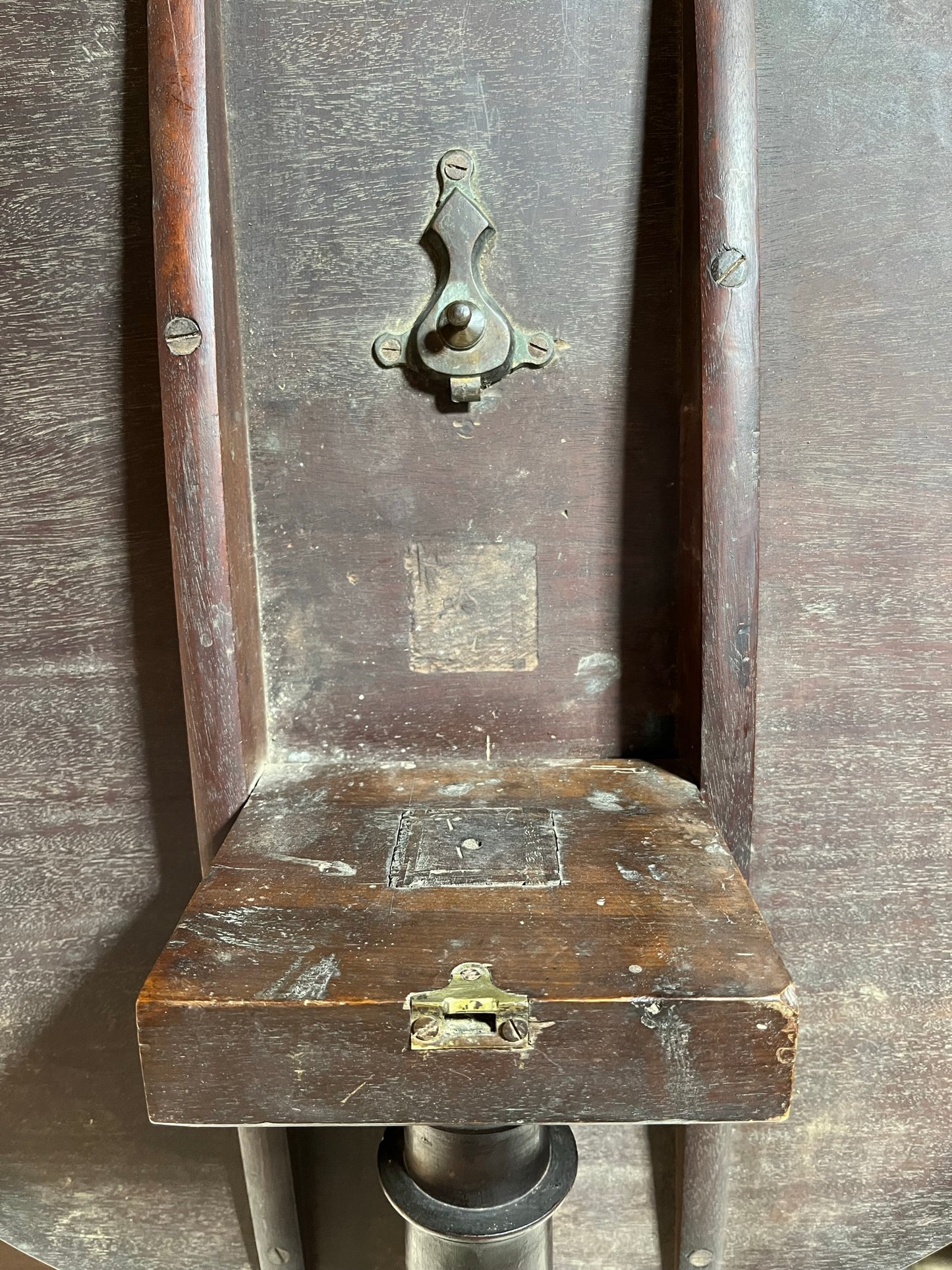 Untouched mid 18th century mahogany tripod tilt top occasional table.