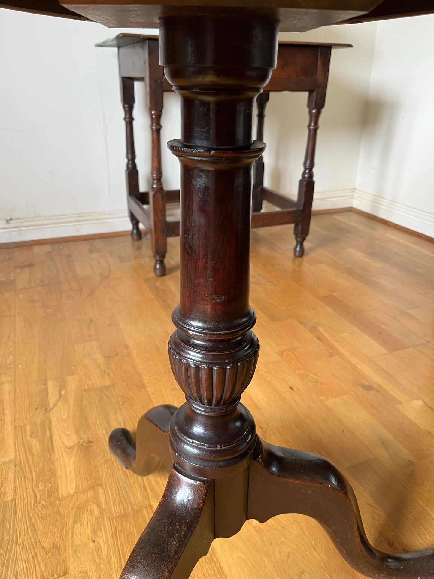 Untouched mid 18th century mahogany tripod tilt top occasional table.
