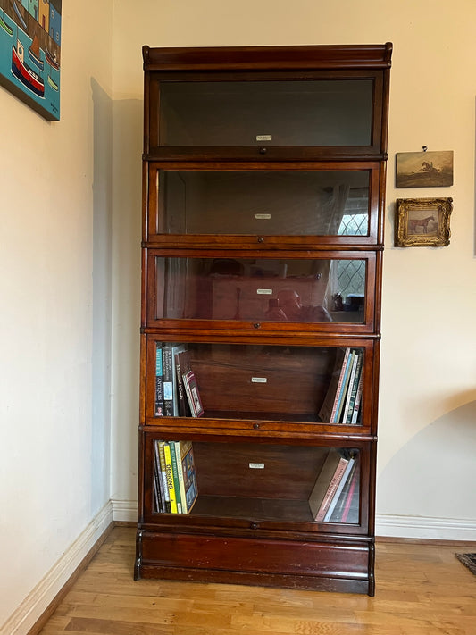 Early Globe-Wernicke stacking bookcase, 5 tiers.