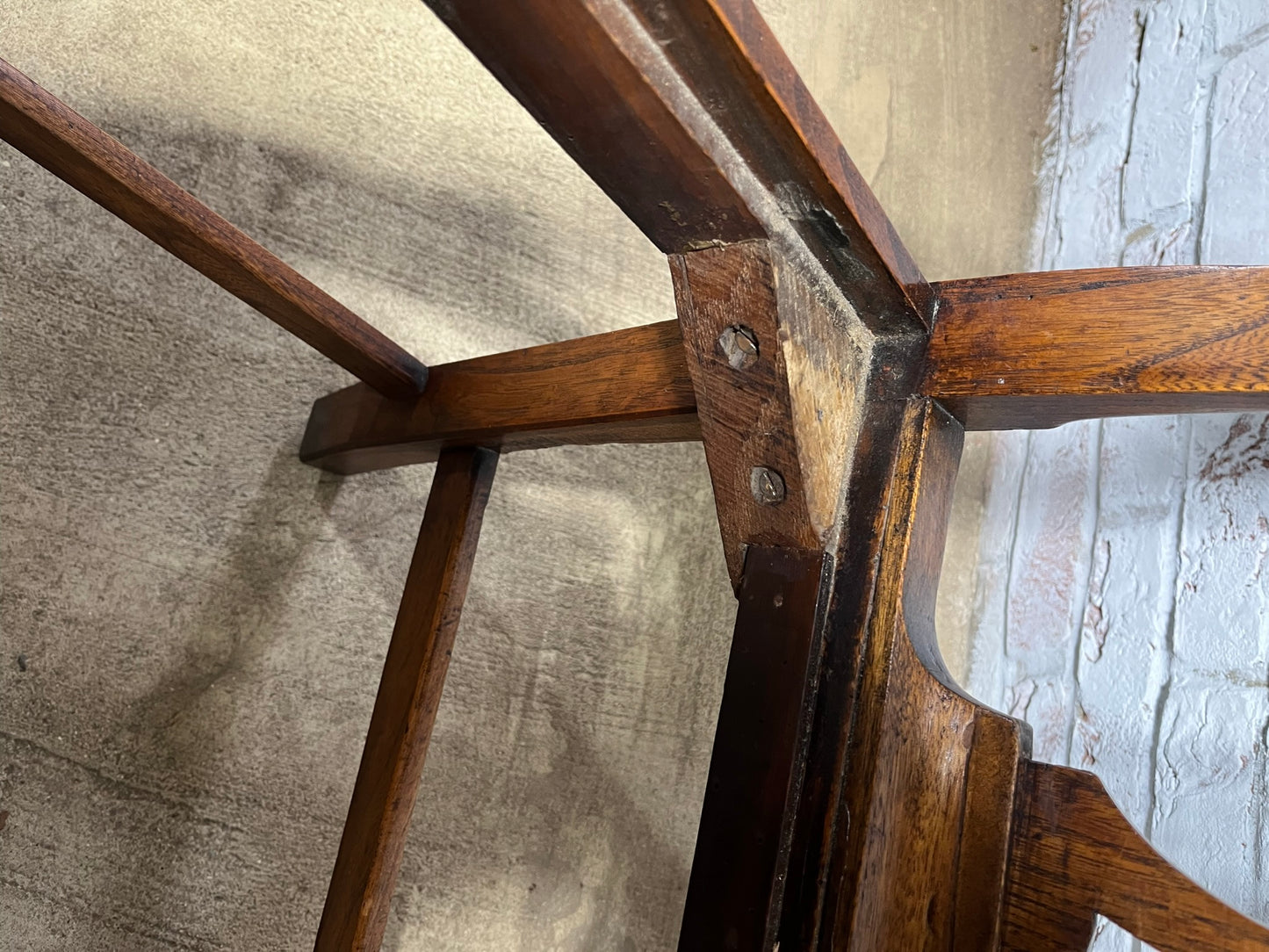 Early 19th century Georgian elm carver or open armchair.