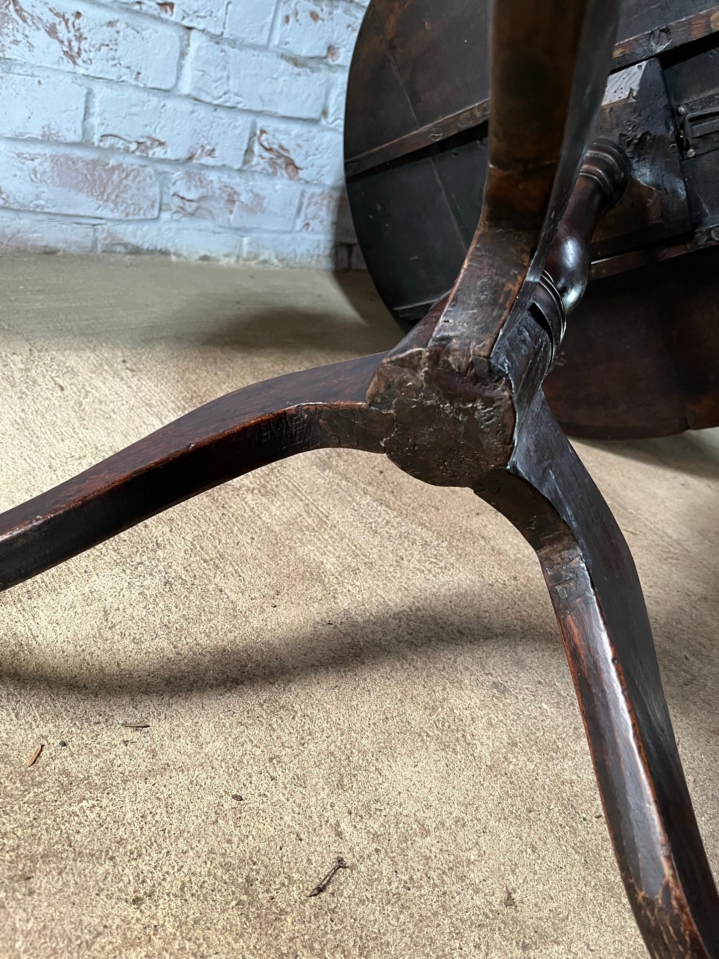 Georgian provincial tilt top lamp or wine table.