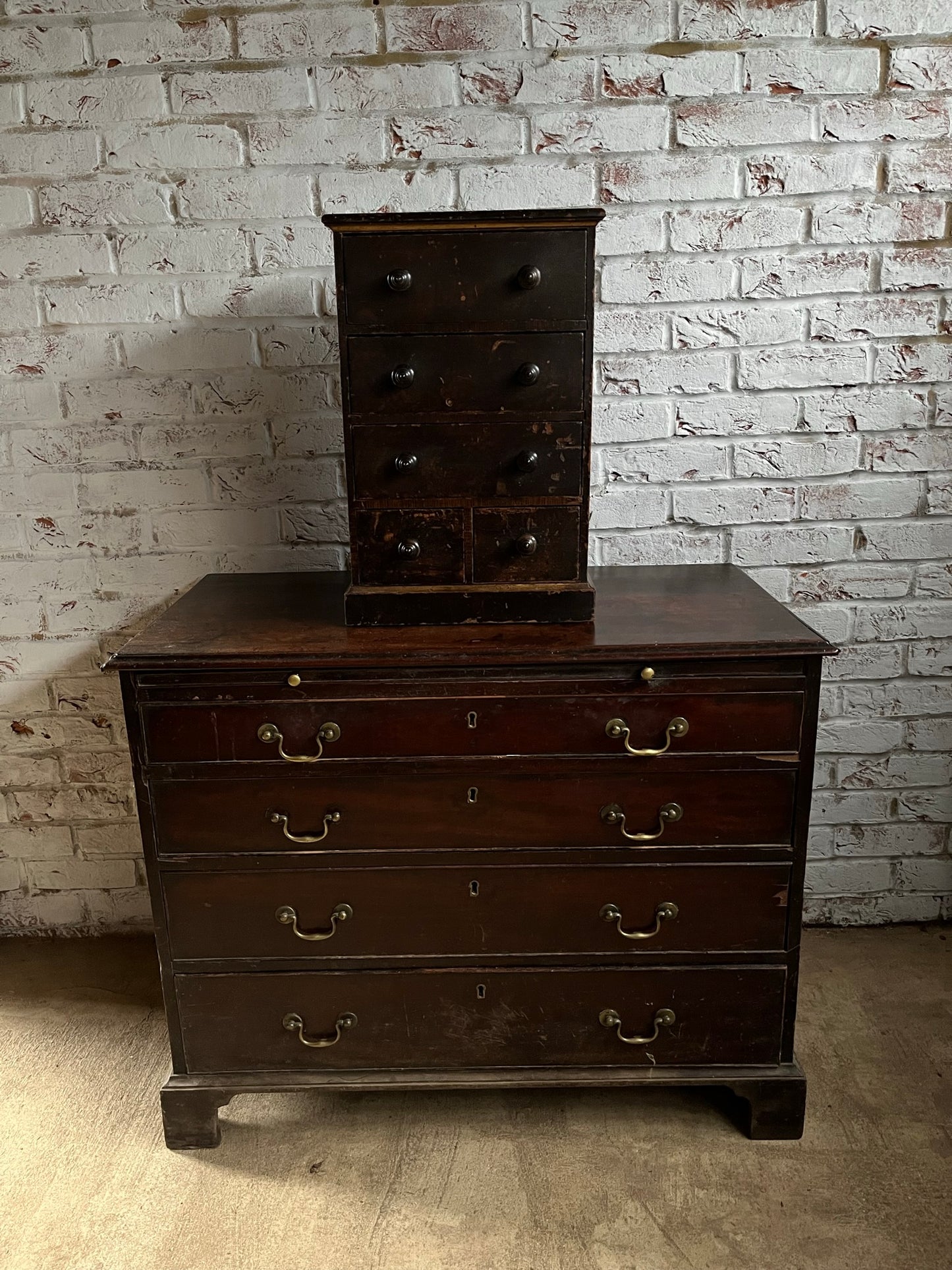 Small Georgian antique pine chest with original stippled crackled paint/stain and gilt finish.