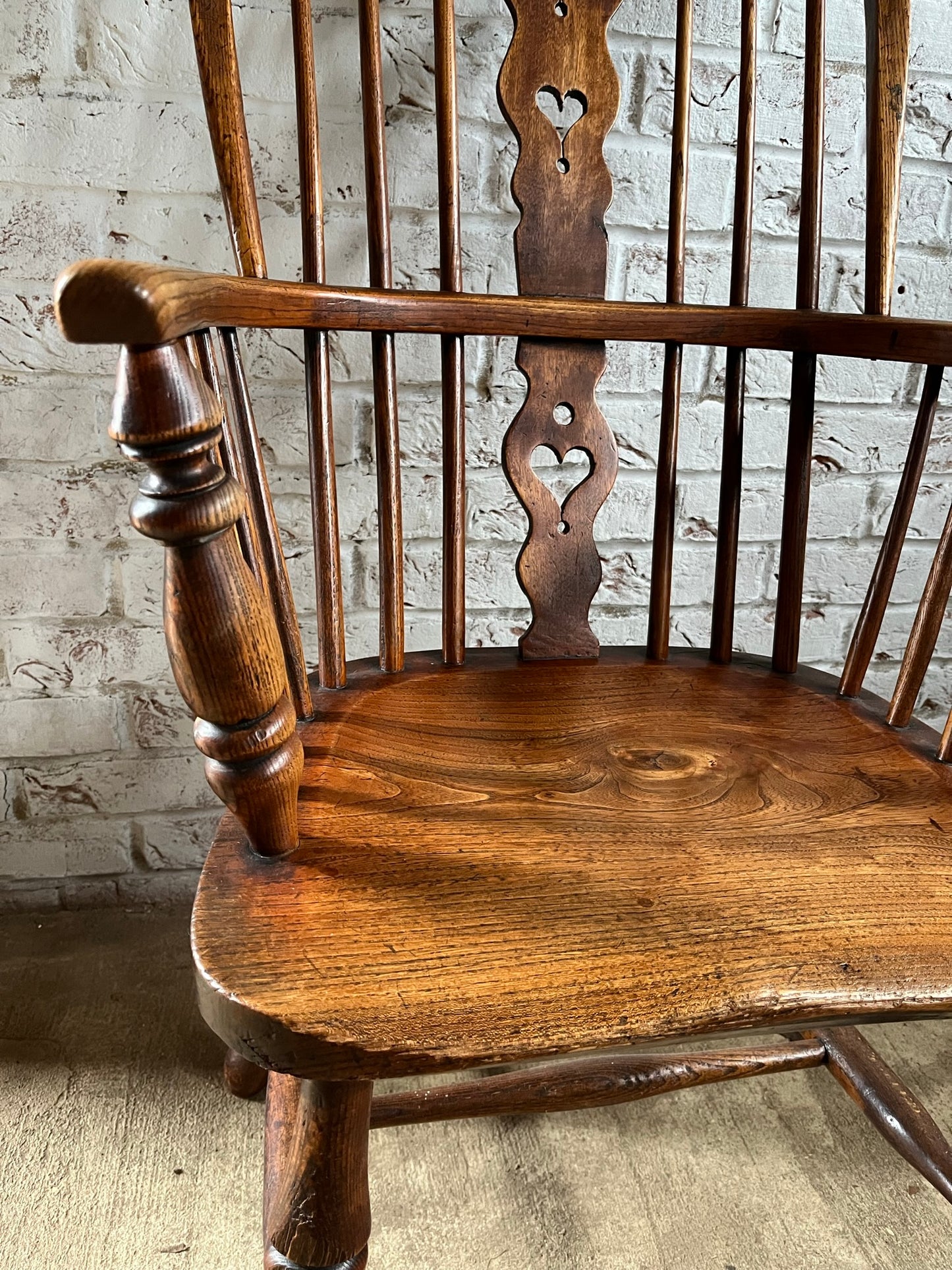 Superb 19th century high back Windsor chair