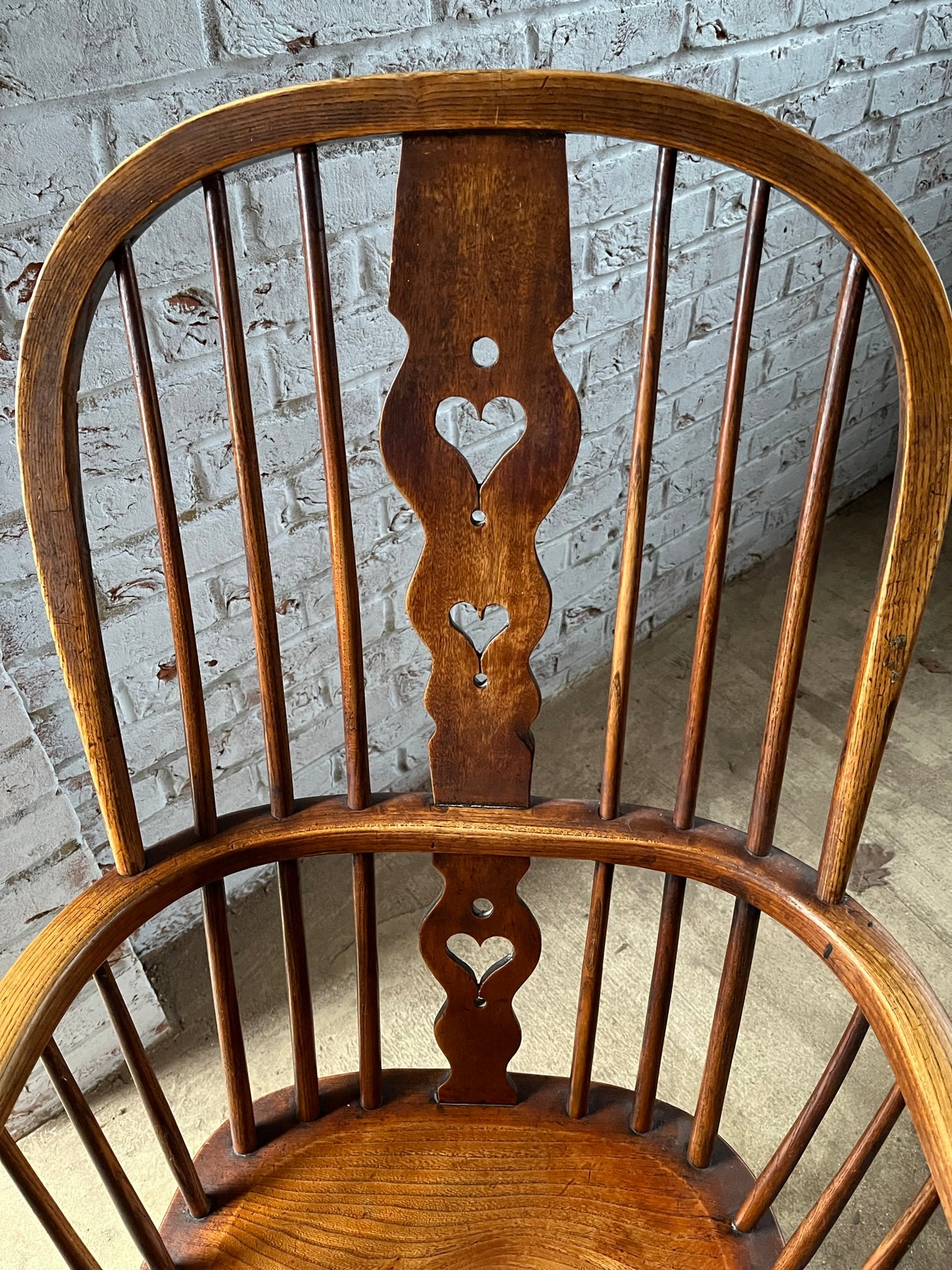 Superb 19th century high back Windsor chair