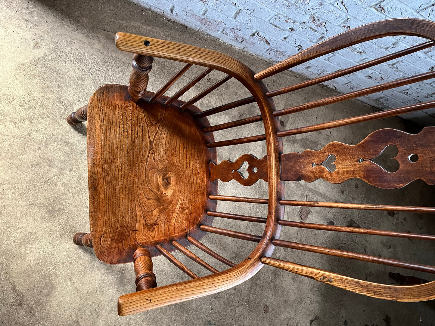 Superb 19th century high back Windsor chair
