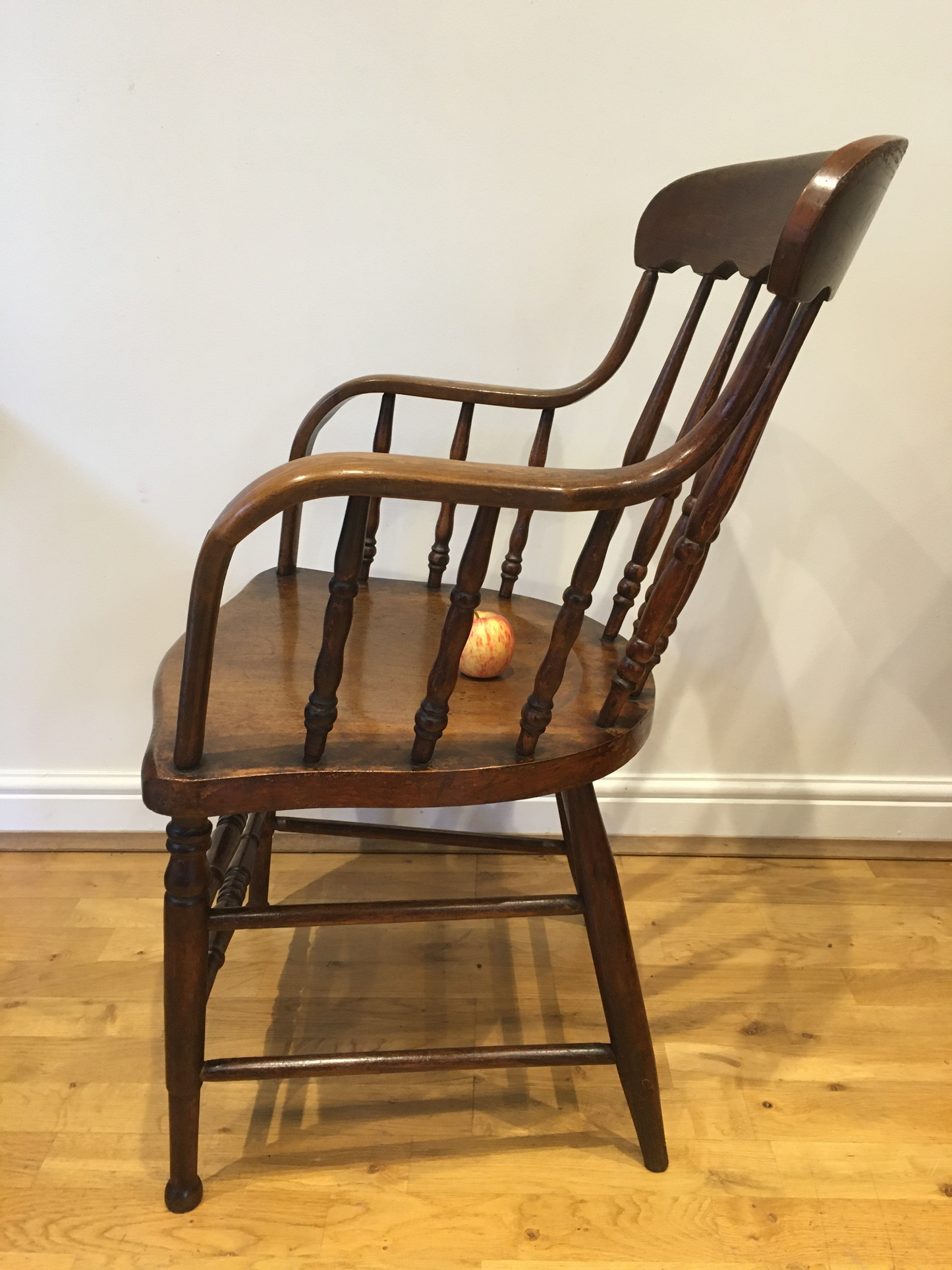 Oak spindle back arm chair.